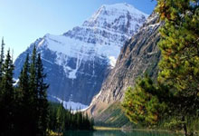 熊猫体育：不受场外风波影响！内马尔社媒晒照：与伴侣一起带娃.